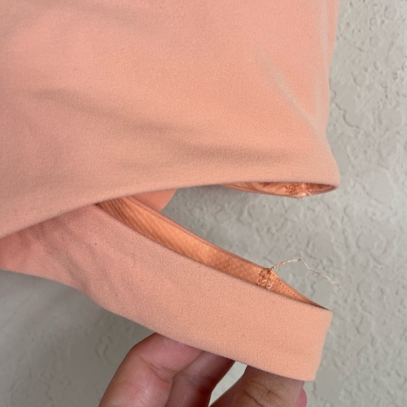 Athleta Conscious Crop Cut Out Bra Size Medium - Picture 4 of 7